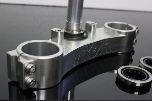Triple clamp set, CNC silver, CBR1000RR forks to RVF400 NC35 - Image 3