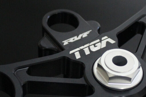 Triple clamp set, CNC black, CBR1000RR forks to RVF400 NC35 - Image 4