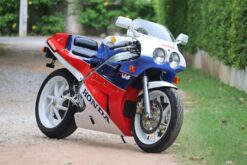Alternative view of Bodywork Set 3, GRP, Painted RC36-2 RC30 Style, Euro/US Street