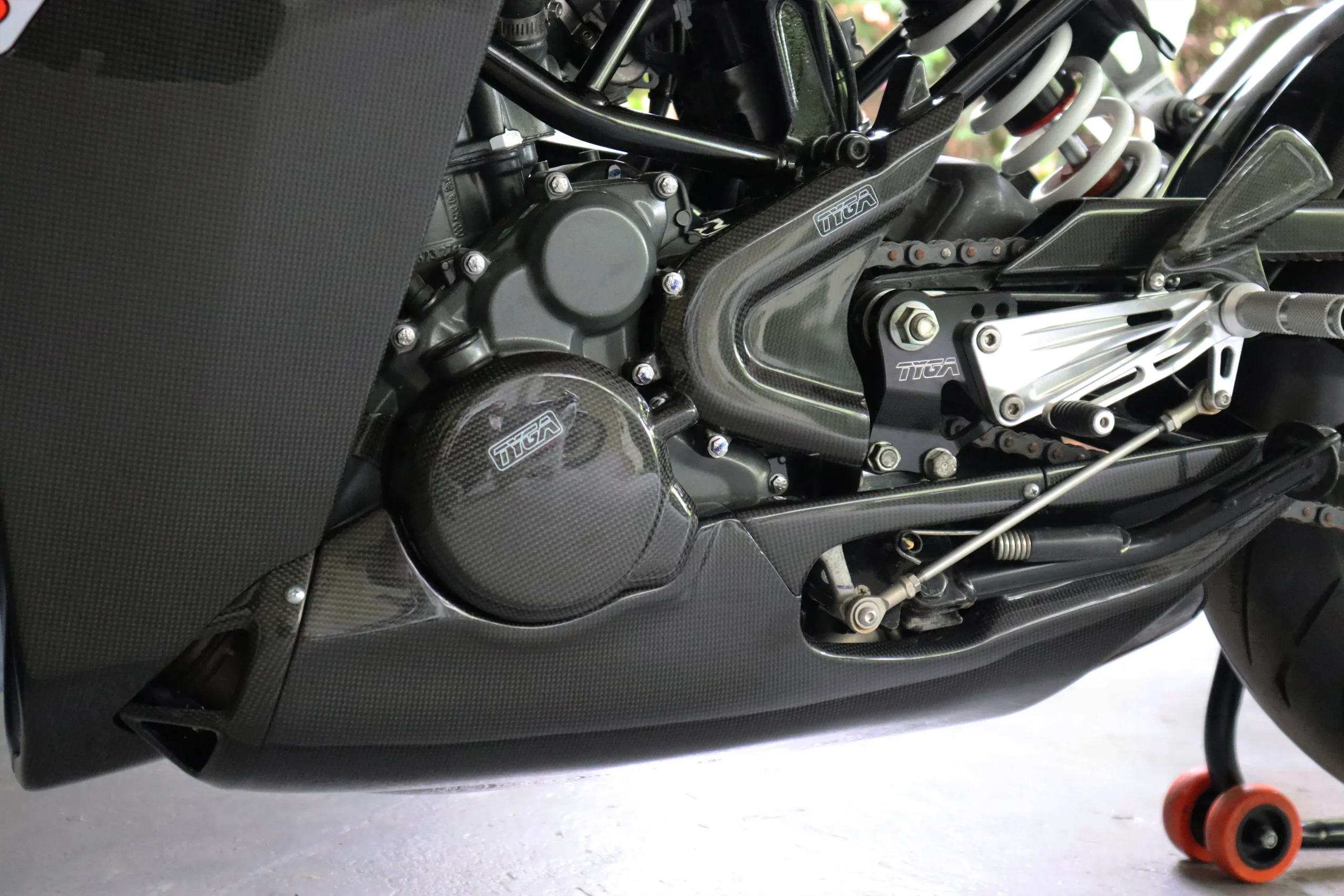 Belly Pan Set, Carbon, Street, KTM RC390 2022-2026 - Image 7