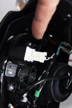Alternative view of Turn signal relay, 2 pin