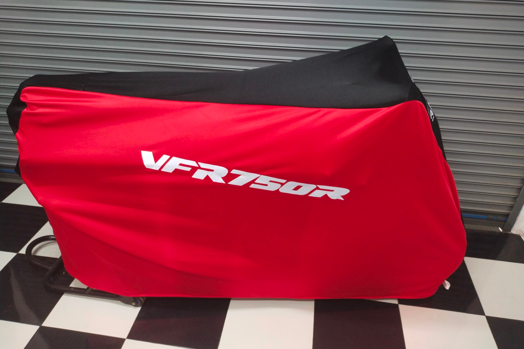TYGA bike dust cover Red/Black VFR750R - Image 8