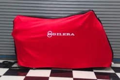 Alternative view of TYGA bike dust cover two tone red/black, Gilera